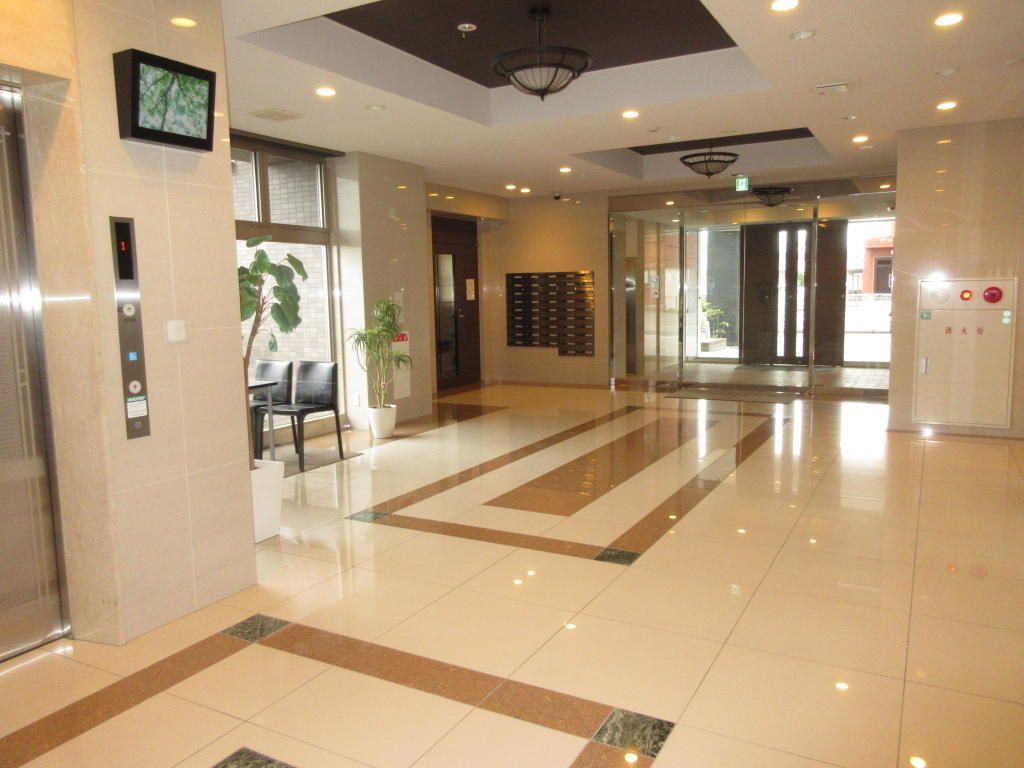 Regina Owada 805: Top-Floor 1LDK Condo in Fukui City - Thumbnail 4