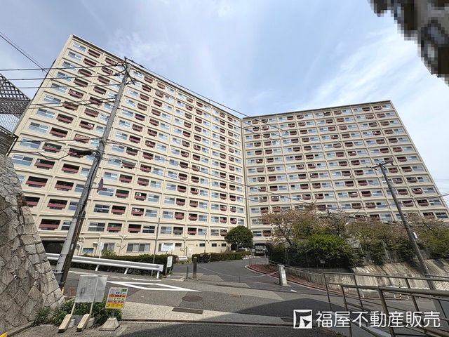 3DK Apartment for Sale in Kobe's Hyogo Ward - Thumbnail 2