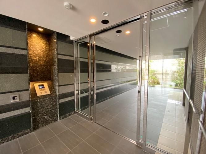 Alpha States Honmachi Rokuchome 14F 3LDK Apartment in Matsuyama - Thumbnail 2