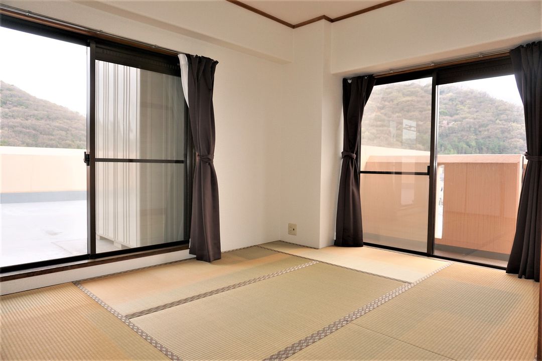 Lions Mansion Tsudaka 3DK Apartment in Okayama - Thumbnail 4