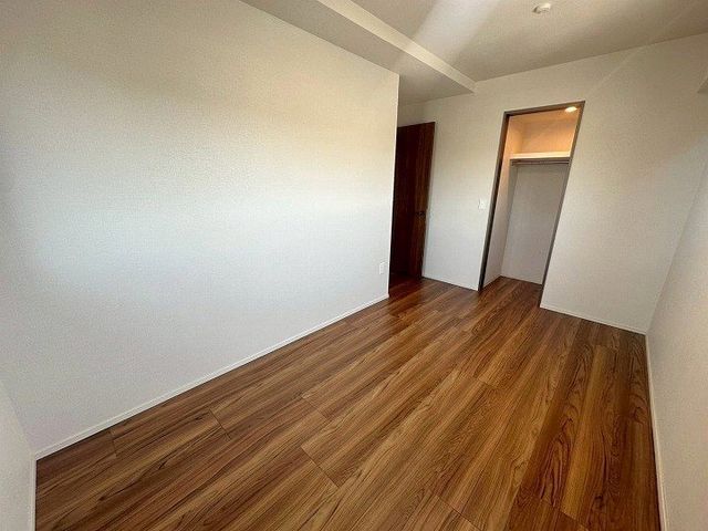 Leaven Nagamachi Minami The Crowned 3LDK Apartment in Sendai - Thumbnail 2