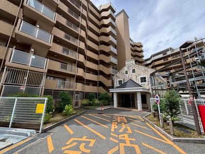 Century Kakogawa Awazu 3LDK Apartment with Garden in Hyogo — Image 1, Kakogawa, Hyogo