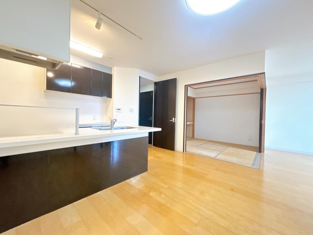 3LDK Apartment for Sale in Nagasaki City, Nagasaki Prefecture - Thumbnail 2