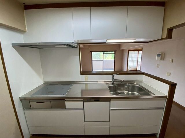 3LDK Apartment for Sale in Grand Palace Shimonoseki II - Thumbnail 2