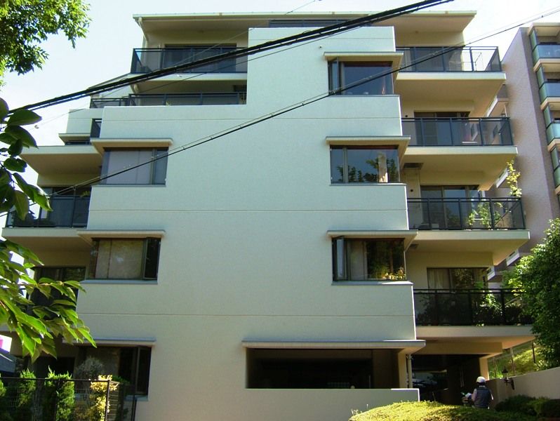 Spacious 2SLDK Apartment in Nishinomiya with South-Facing Balcony - Thumbnail 2