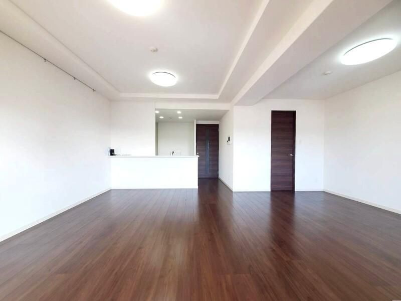 Royal Garden Harimaya-cho 13F 1LDK Condo for Sale in Kochi - Thumbnail 2