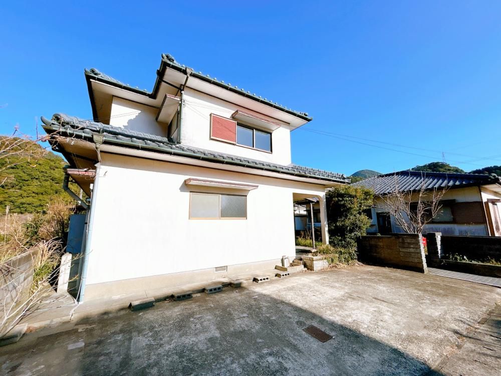5DK Detached House with Garden in Sasebo, Nagasaki | 1199万 Yen - Thumbnail 2