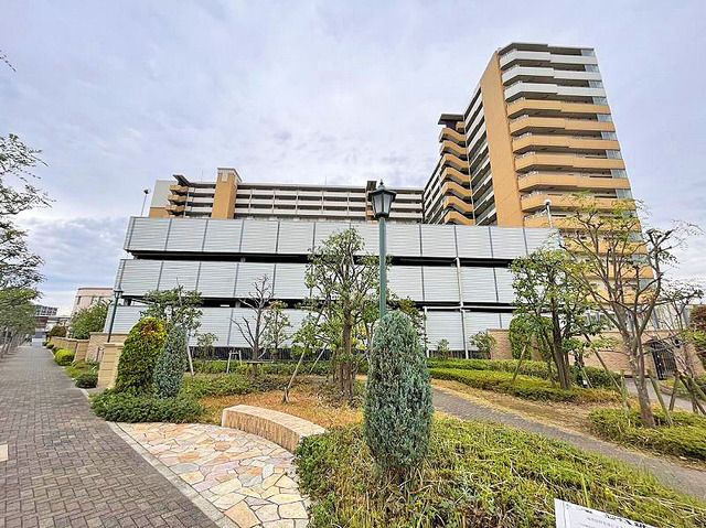 City Oasis Higashi-Mikuni 2LDK Apartment in Osaka - Thumbnail 4