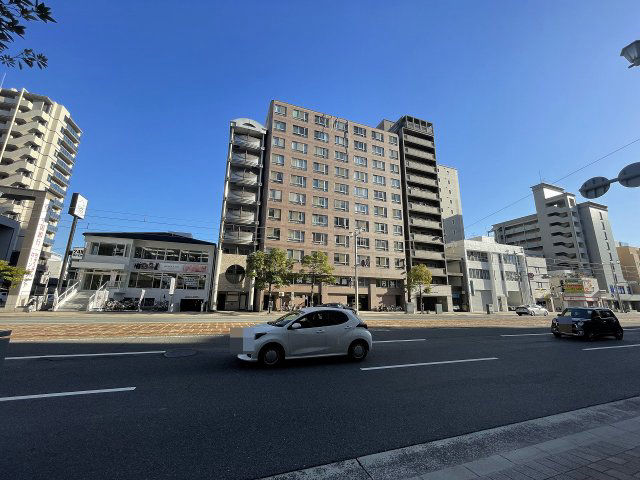 2DK Apartment in Hiroshima Naka Ward - 980万円 - Thumbnail 3