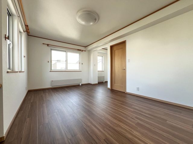 Renovated 5LDK House in Chuo-ku, Sapporo - 183 sqm - Thumbnail 3