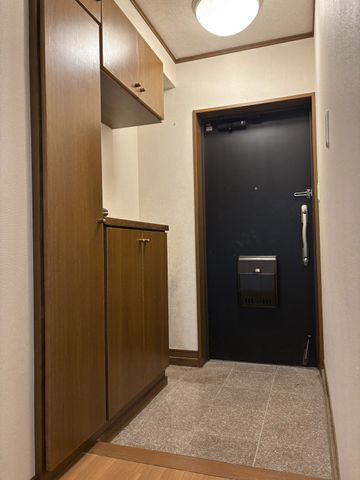 4LDK Apartment for Sale in Shimonoseki, Yamaguchi - Image 1