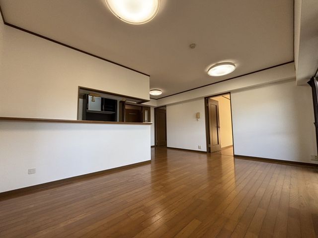 4LDK Apartment for Sale in Shimonoseki, Yamaguchi - Thumbnail 3