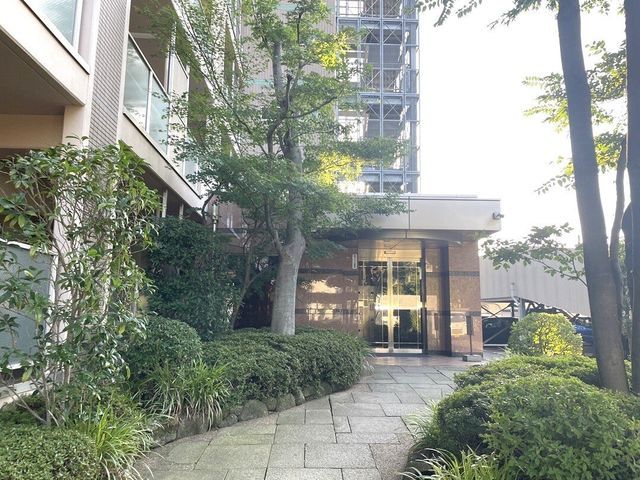 GranCity Minami-Matsumoto 3LDK Condo Near Station - Thumbnail 2