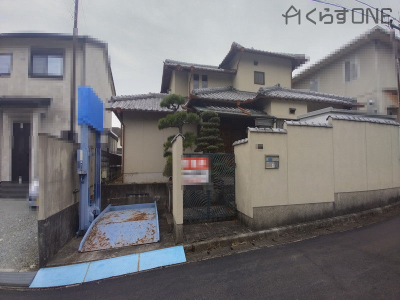 5-Bedroom House in Himeji with Garden and Parking - Thumbnail 3