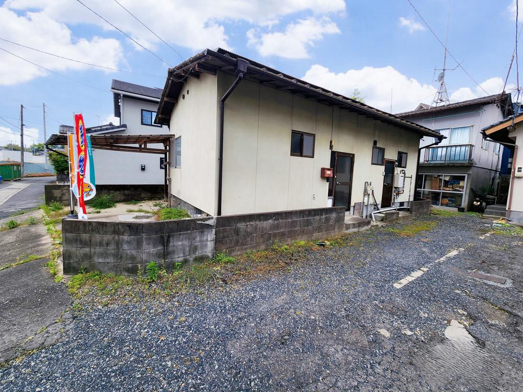 4DK Traditional House in Tsuyama with Garden - Thumbnail 2