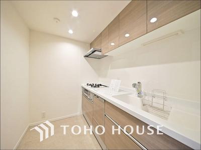 Renovated 3LDK Apartment with Garden in Kandaiji, Yokohama — Image 3, Kanagawa, Kanagawa