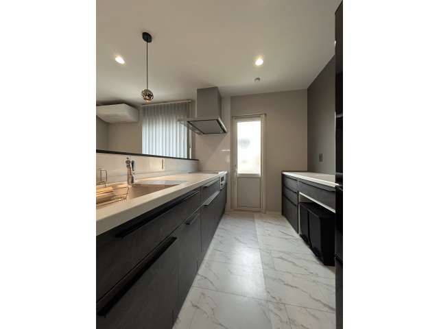 3LDK Near-New House with Garage in Akita City - Thumbnail 3