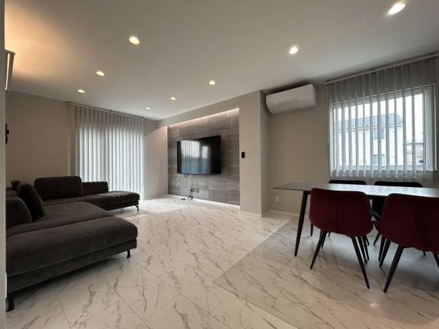 3LDK Near-New House with Garage in Akita City - Thumbnail 2
