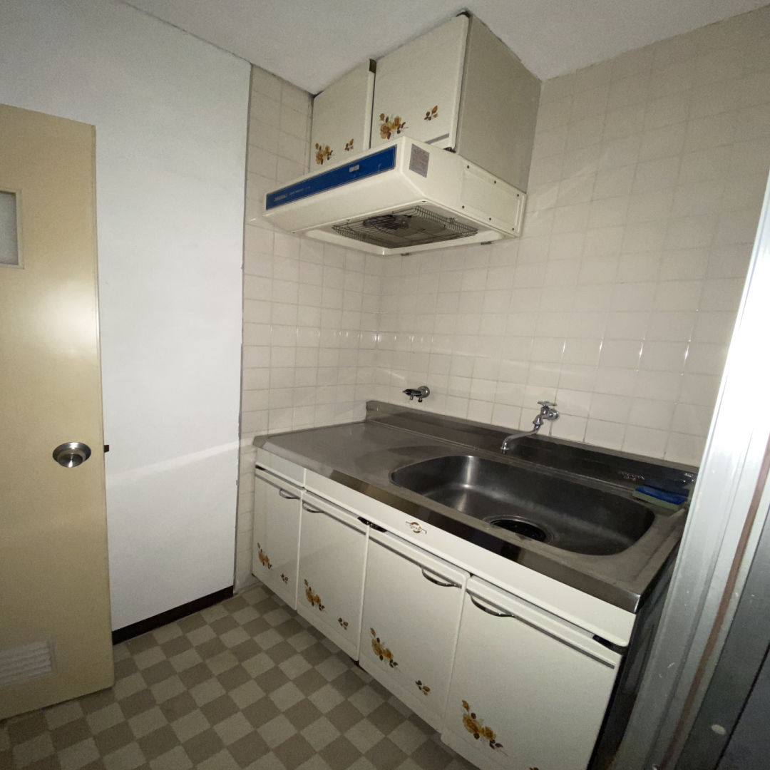 Hiroshima apartment near Shukkeien Garden with balcony - Thumbnail 3