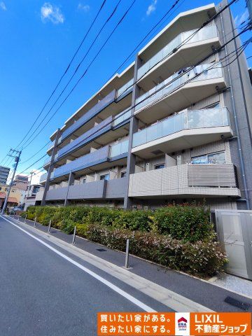 Modern 1DK near Rokucho Station with 7.24sqm balcony - Thumbnail 2