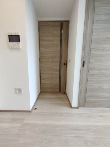 Modern 1DK near Rokucho Station with 7.24sqm balcony - Thumbnail 3