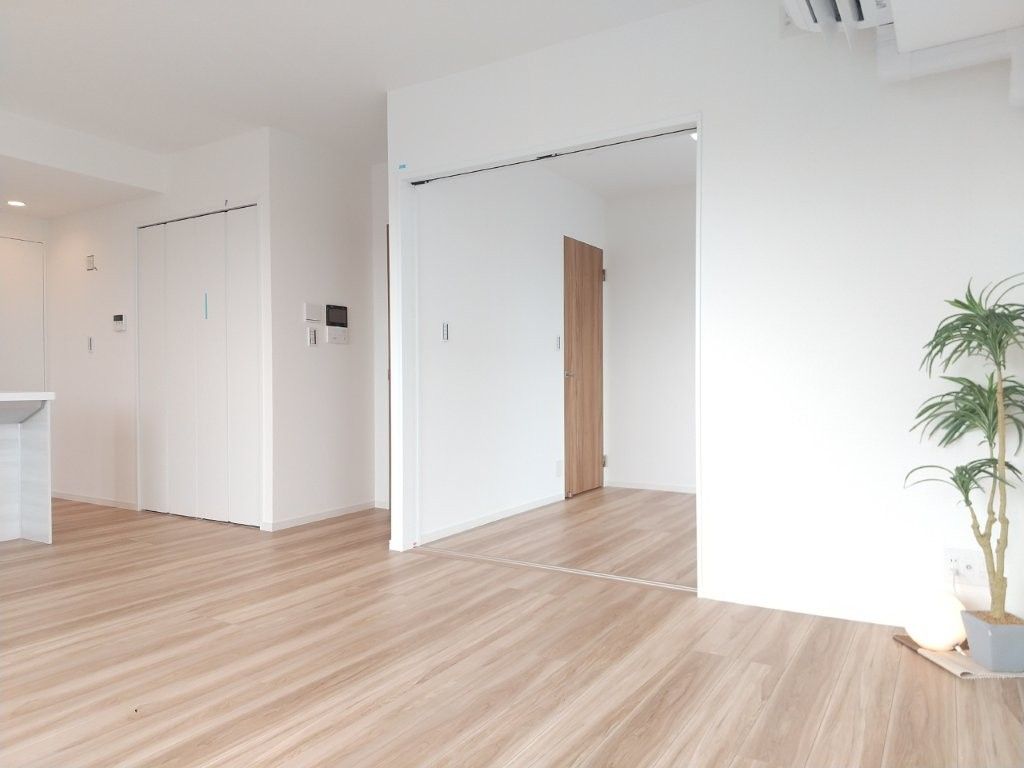 Renovated 3LDK Apartment for Sale near Nishi-Chiba Station, Chiba - Thumbnail 3