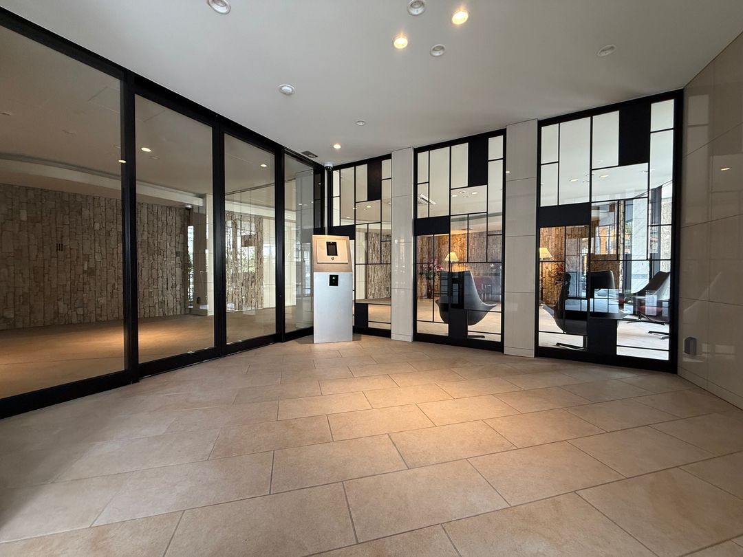1LDK Apartment in Osaka Central Ward with Balcony Views - Thumbnail 3