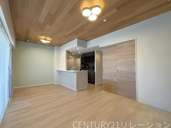 First Link Residence 3LDK Condo with Private Garden in Ebina - Thumbnail 3