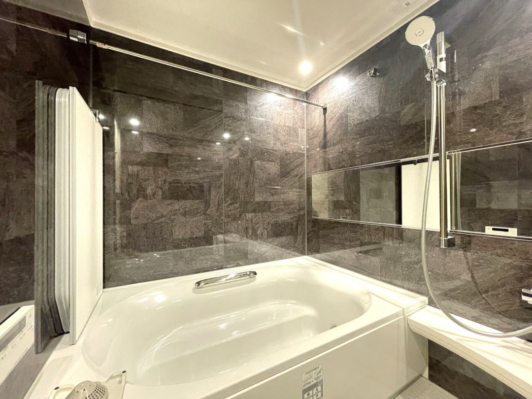 Luxury 3SLDK Apartment in Shibuya’s Jingu-mae - Thumbnail 3
