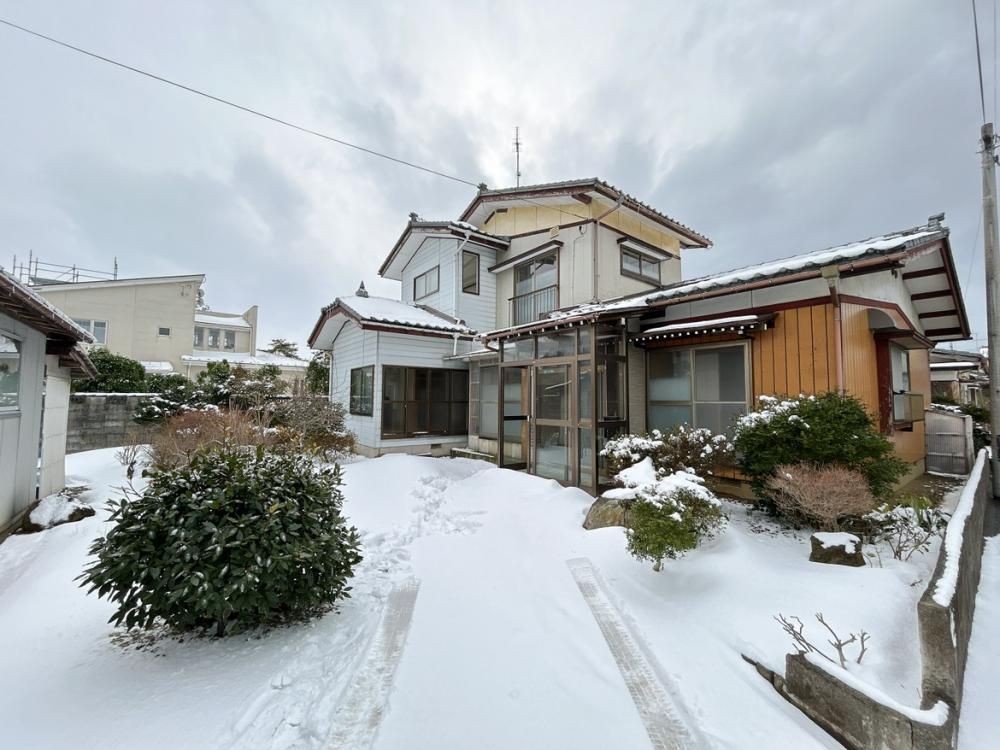Renovated 4LDK House with Garage in Murakami, Niigata - Image 1