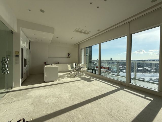 Lapis Aqua City Odori 15F Apartment with River View in Sapporo - Thumbnail 3