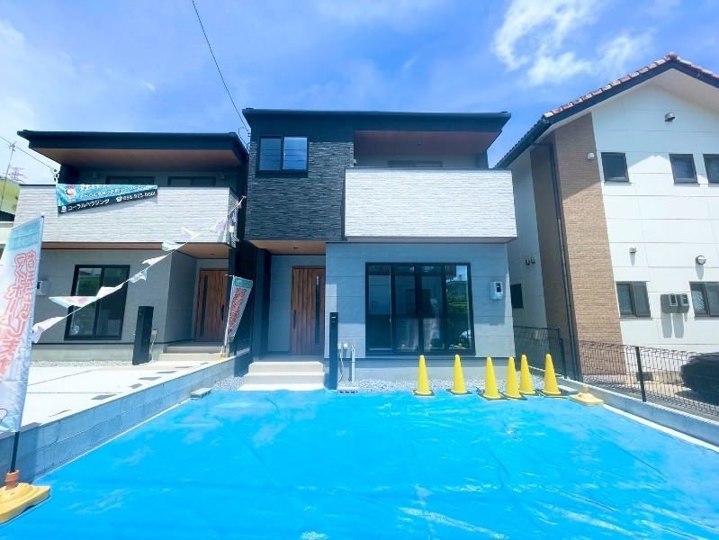 New 4LDK House in Okinawa City with Modern Amenities - Thumbnail 2