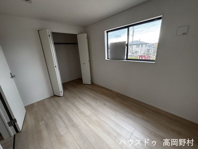 New 3LDK House in Takaoka with Study and 3 Parking Spaces - Thumbnail 3