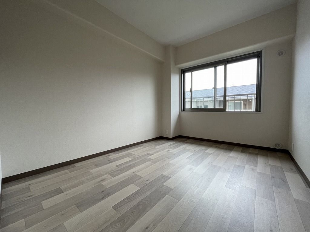 Rene Kasukabe Building 7 3LDK Apartment for Sale - 9800000 Yen - Thumbnail 2