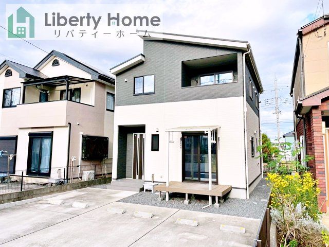 Modern 3-Bedroom House in Ryugasaki with Solar Power - Image 1