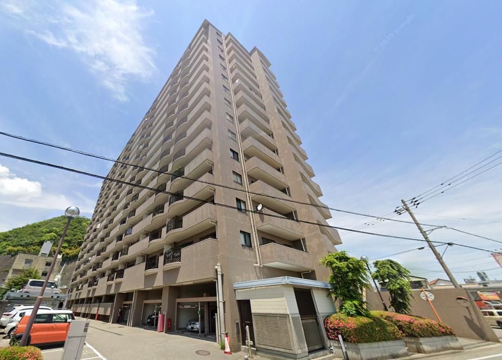 3LDK Apartment in Tokushima City with South-Facing Balcony - Thumbnail 2