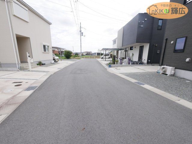Modern 4LDK Detached House for Sale in Himeji, Hyogo - Thumbnail 4