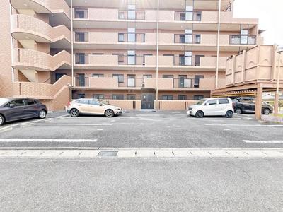 Renovated 3LDK Apartment Near Kasugai Station With Parking — Image 1, Kasugai, Aichi
