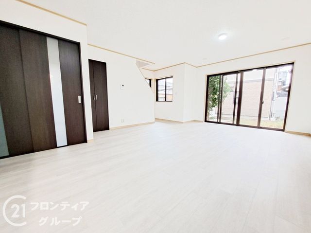 Renovated 3LDK House in Miyake Town, Nara with South Balcony - Thumbnail 4