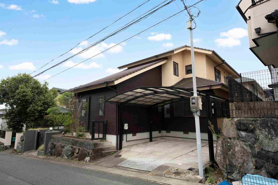 6LDK House in Kizugawa City with 292m² Land and 2 Parking Spaces - Thumbnail 2