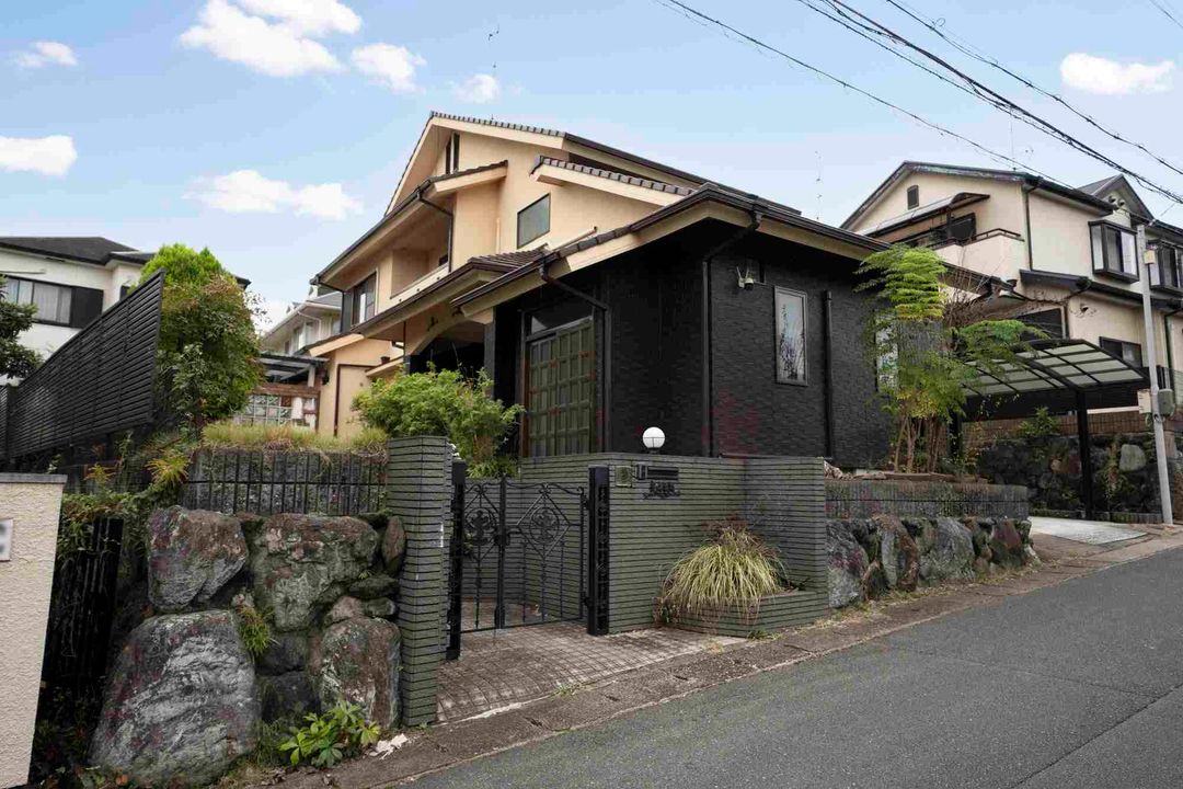 6LDK House in Kizugawa City with 292m² Land and 2 Parking Spaces - Thumbnail 3