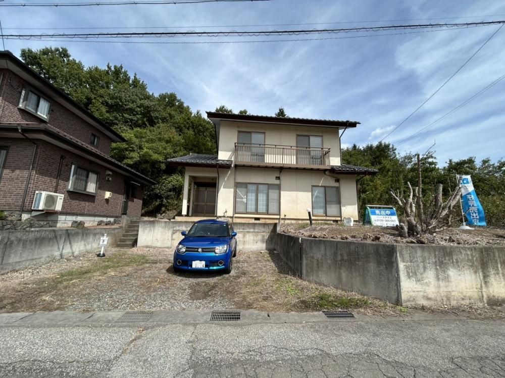 Renovated 4LDK House in Komoro with Mountain Views - Thumbnail 3