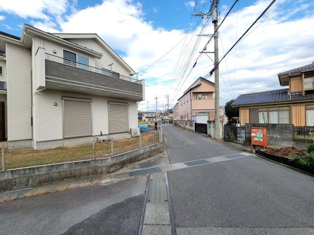 2017-Built 4LDK House with Solar Panels in Kai City, Yamanashi - Thumbnail 3