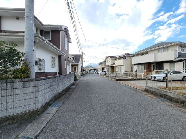 2017-Built 4LDK House with Solar Panels in Kai City, Yamanashi - Thumbnail 4