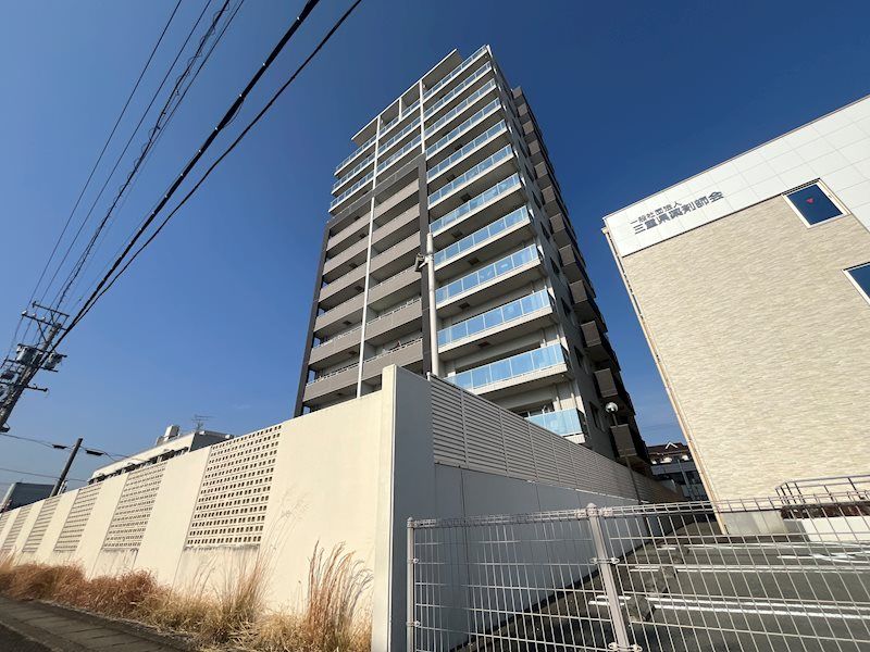 Atre Shimazaki Sky Fort 3LDK Condominium in Tsu City - Thumbnail 3