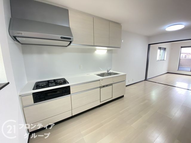 Modern 3LDK House in Neyagawa, Osaka - Thumbnail 3