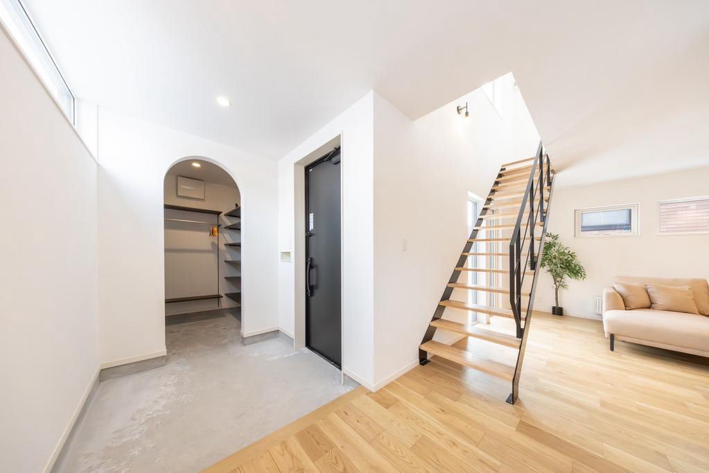 Modern 3SLDK house in Sapporo's Hachiken district - Thumbnail 2