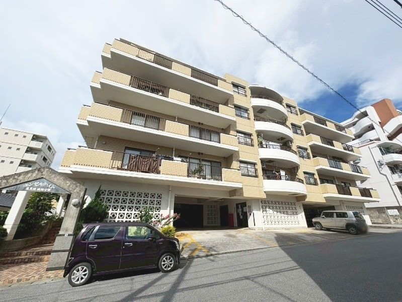3LDK Apartment for Sale in Tomigusuku, Okinawa - Thumbnail 2
