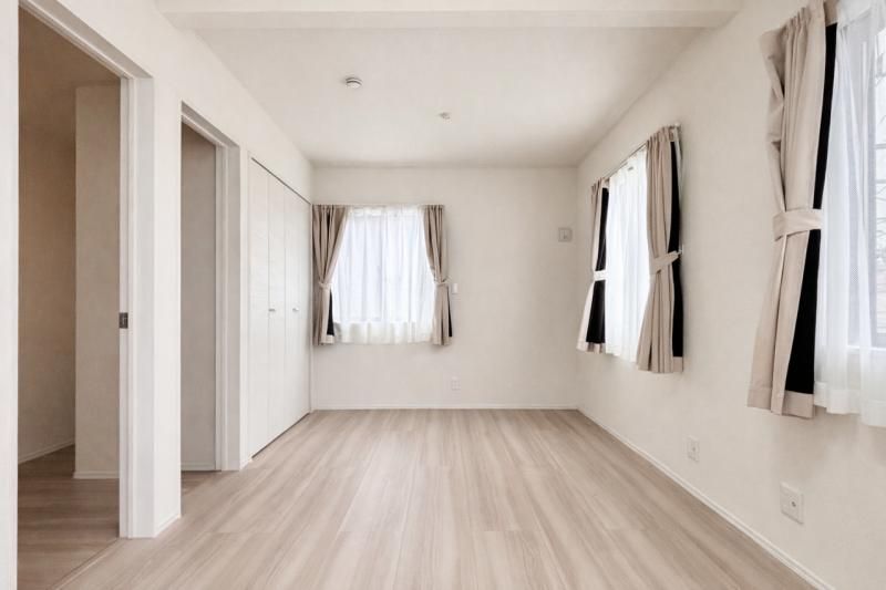 Modern 2LDK House in Kamagaya City with Loft and Parking - Thumbnail 4