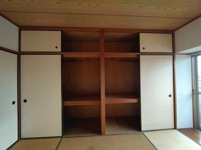 4LDK Top-Floor Apartment with Dual Balconies in Kitakyushu — Image 3, Wakamatsu, Fukuoka